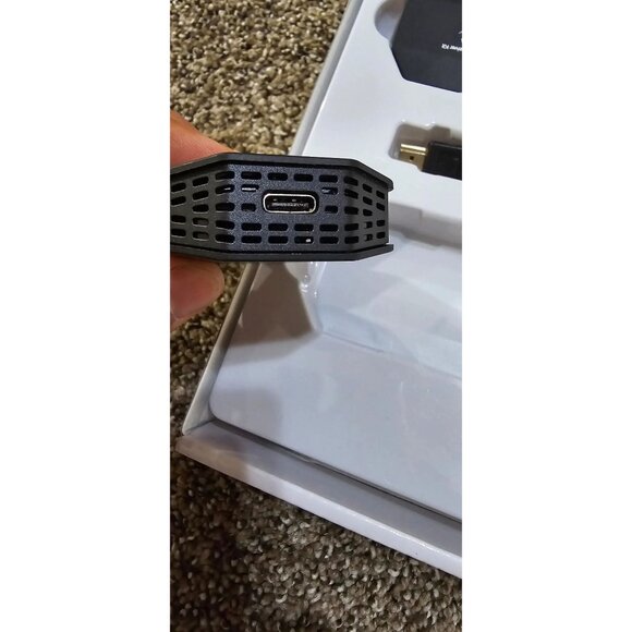 Wireless HD Transmitter & Receiver Kit – 1080P Full HD (Open Box) - Picture 6 of 11